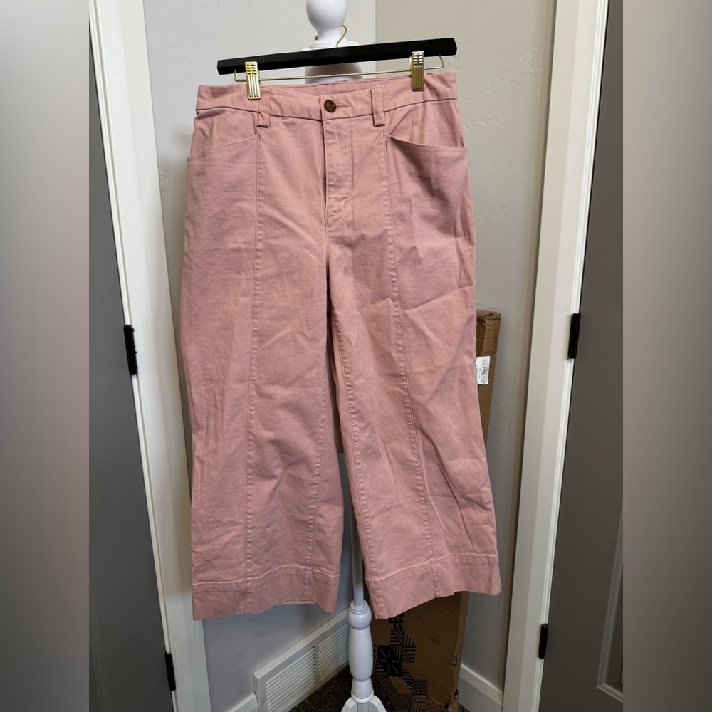 Duluth Trading Company Womens workday warrior Cropped pant high waist wide leg.